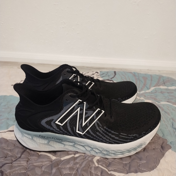New Balance Shoes Womens US size10.5Fresh Foam 1080 Running Sneakers Knit LowTop - Picture 4 of 16